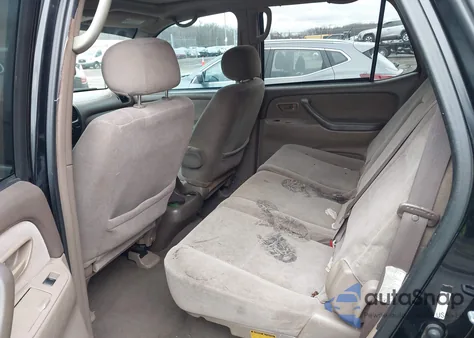 2001 Toyota Sequoia Sr5 V8 z USA, uszkodzony, nr VIN 5TDBT44A41S047170